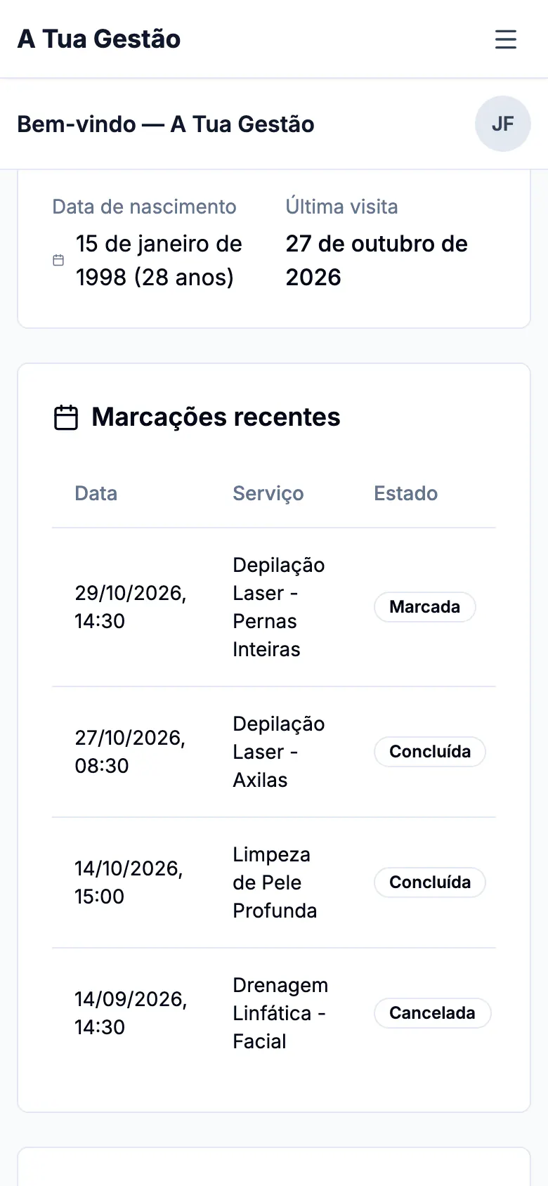 Ficha real de cliente no telemóvel com última visita e marcações recentes fictícias